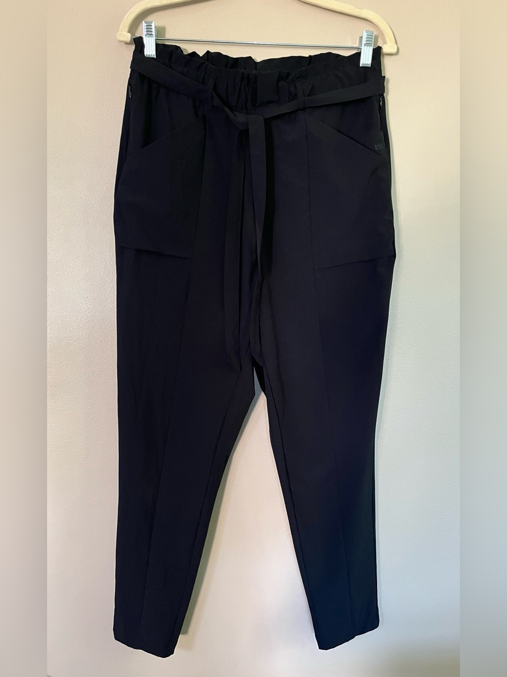 Modern Ambition Tie-Front Paperbag Black High Rise Pants size medium